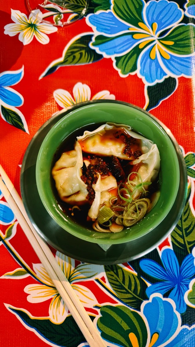 Gyozas con salsa 