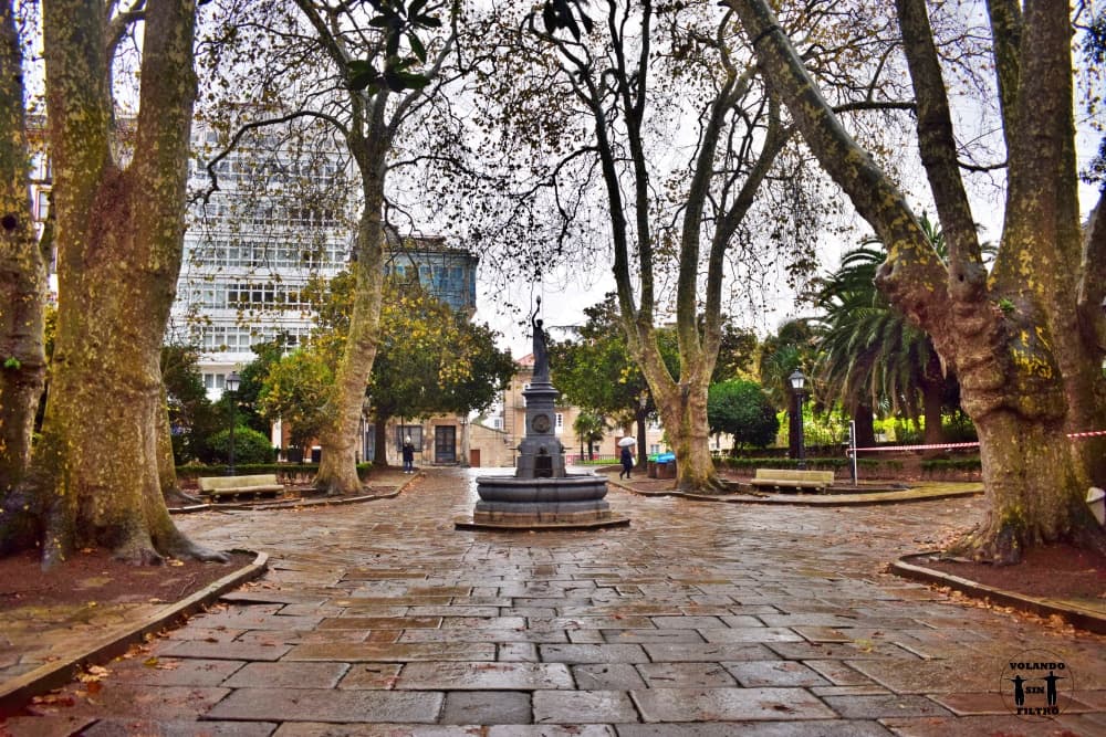 Plaza de Azcarraga, se ve la fuente central