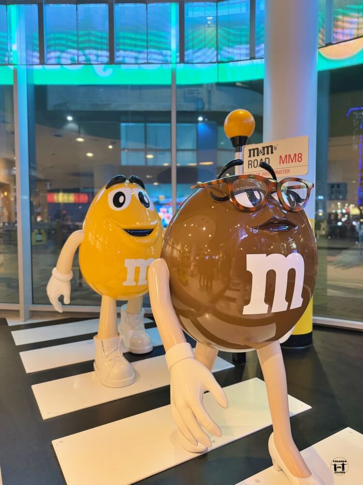 figuras de M&M`s imitando a los Beatles