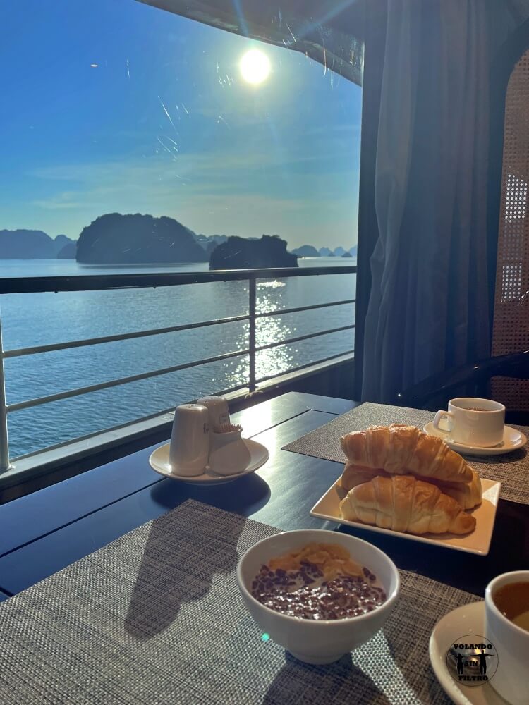 Snack en crucero Scarlet en Halong