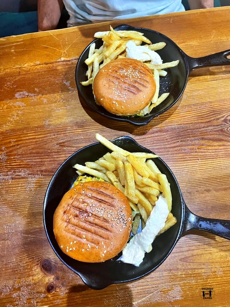 Hamburguesas con patatas de El Patrón en Tánger