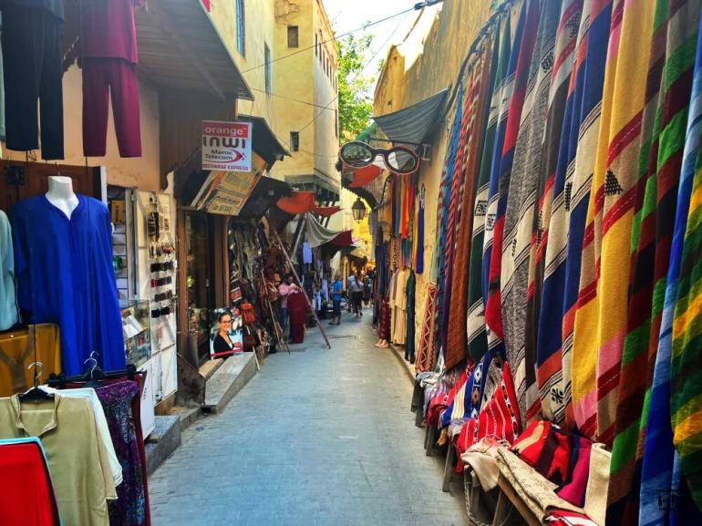 Media de Fez, telas y calle 