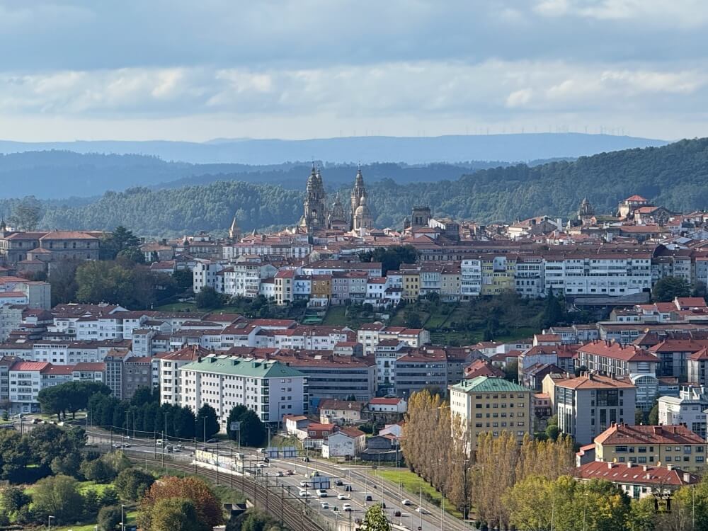 Vistas desde el Monte Viso panorámicas con la Catedral de Santiago de fondo 