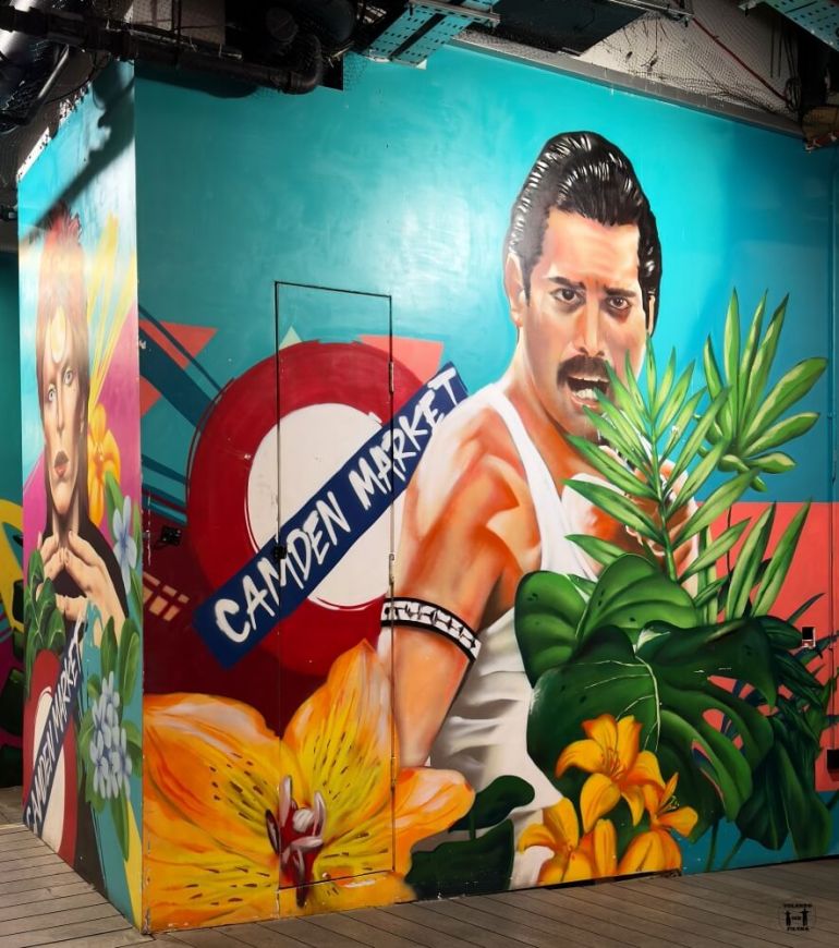 Grafiti de Fredy Mercury en una pared del mercado
