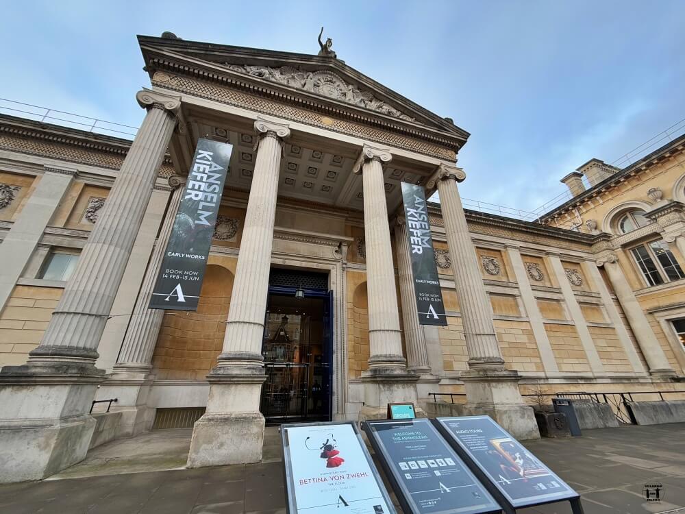 Entrada del museo desde fuera 