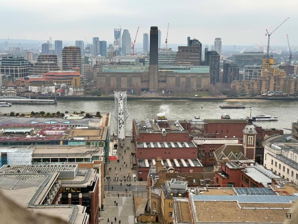 Tate Modern y puente del milenio desde la catedral