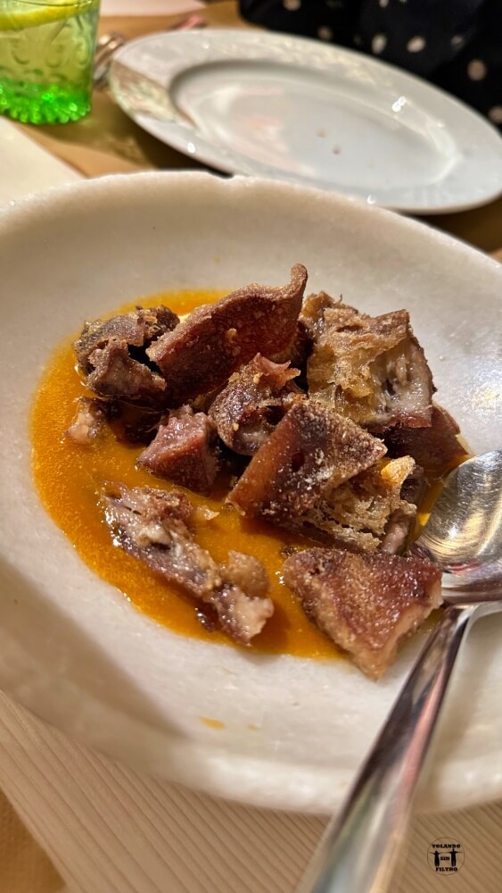 morro frito con salsa de callos 