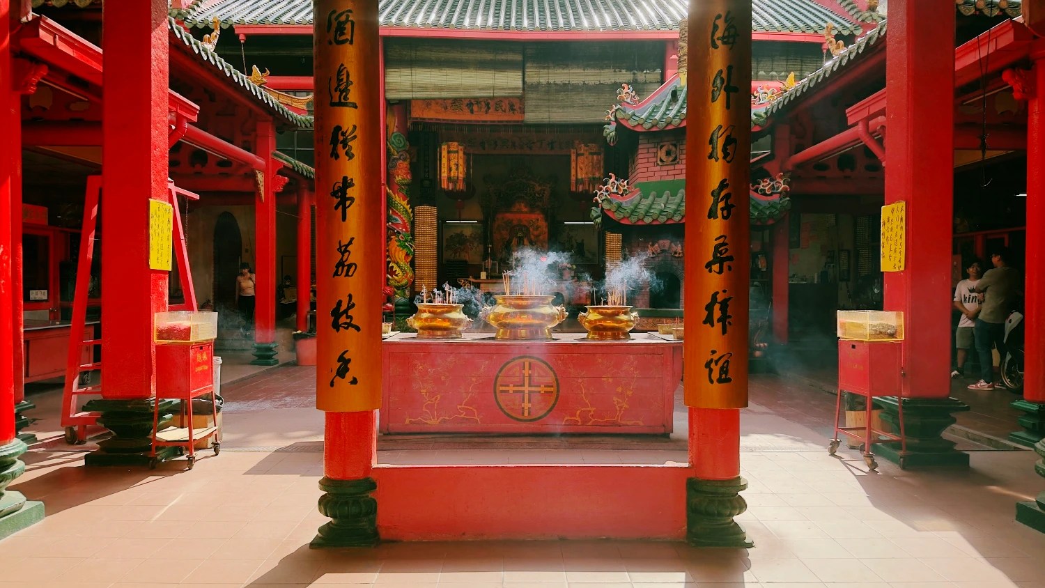Entrada templo budista en Chinatoe