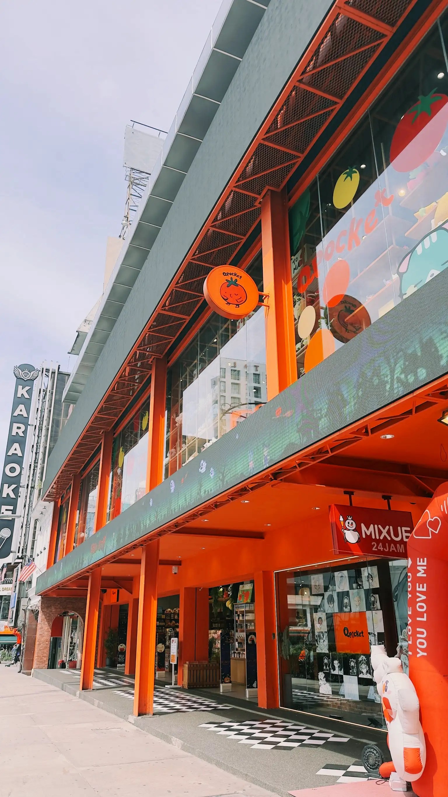 Exterior de tiendas en Bukit Bintang